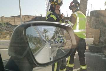 Aparatoso vuelco de un todoterreno en la Avenida del Cabildo de Telde/TA.